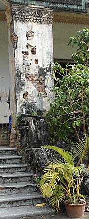 Bulletholes in an Old House in Kep by Asienreisender