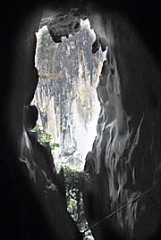Tam Phatok Cave by Asienreisender