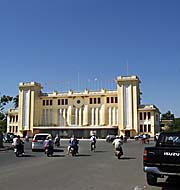 'Phnom Penh's Railway Station' by Asienreisender