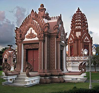 'Prachuap Khiri Khan's Lak Mueng, the City Shrine' by Asienreisender