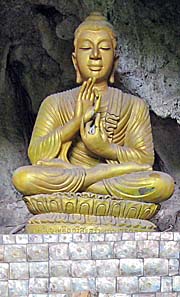 'A Buddha Image' by Asienreisender