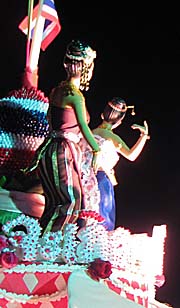 'Dancers at Loi Krathong Festival' by Asienreisender