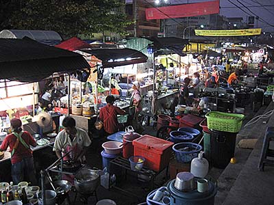 'Khon Kaen Night Market' by Asienreisender
