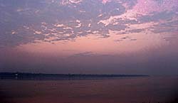 'Sunrise over the Mekong River at Mukdahan' by Asienreisender