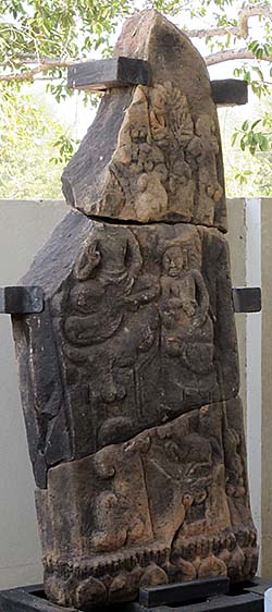 'Dvaravati Border Stone' by Asienreisender