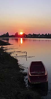 'Sunrise over Beong Snor Lake' by Asienreisender