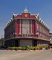 'National Bank of Cambodia' by Asienreisender