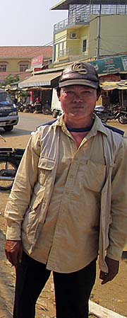 'A Khmer Motorbike Driver' by Asienreisender
