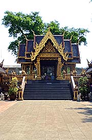 'Shrine of the Lak Mueang of Phetchabun' by Asienreisender