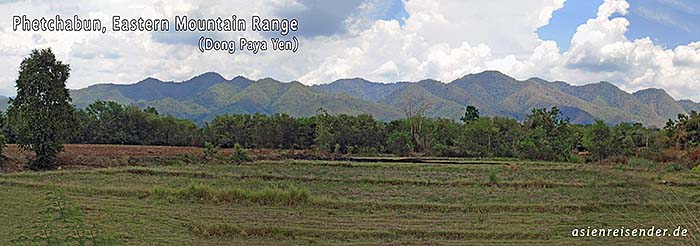 'Phetchabun Mountain Range | Eastern Range | Dong Paya Yen' by Asienreisender