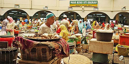 'Pasar Besar Siti Khadijah' by Asienreisender