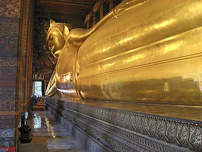 'Reclining Buddha in Wat Pho' by Asienreisender