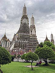 'Wat Arun' by Asienreisender