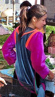 'A Tribal Lisu Woman on the Market of Pai' by Asienreisender